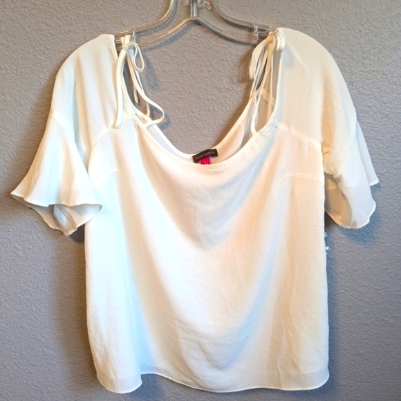 NWT Vince Camuto Summer Bloom Cream Cold Shoulder Ruffled Blouse Sz. S - Picture 7 of 12